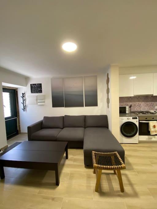Artistic Digital Getaway - Patio & Great Location! Appartement Lissabon Buitenkant foto