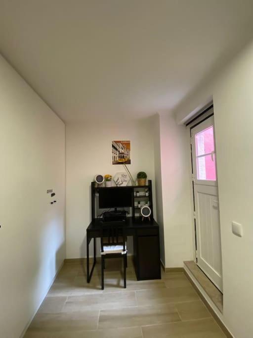 Artistic Digital Getaway - Patio & Great Location! Appartement Lissabon Buitenkant foto