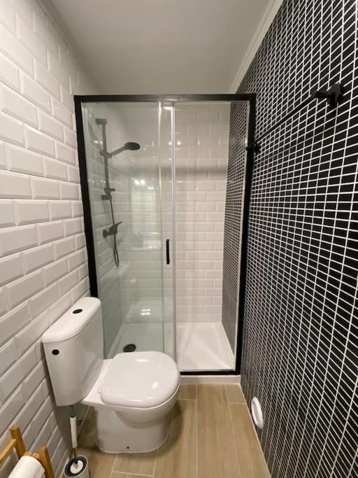 Artistic Digital Getaway - Patio & Great Location! Appartement Lissabon Buitenkant foto