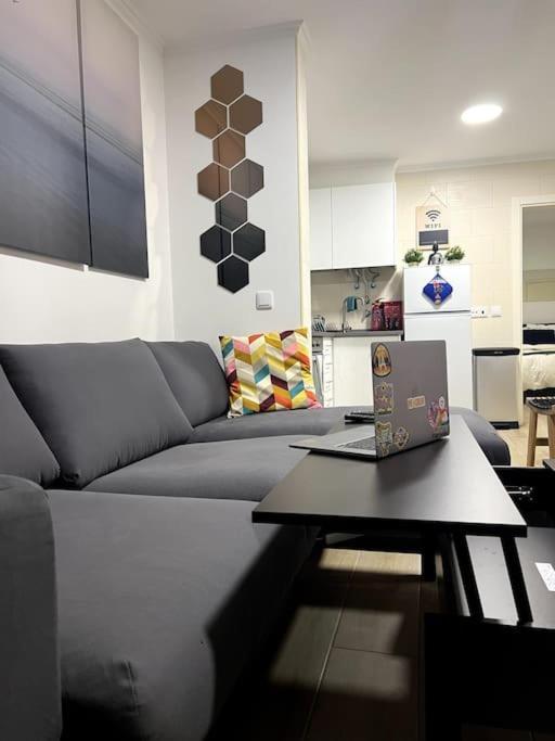 Artistic Digital Getaway - Patio & Great Location! Appartement Lissabon Buitenkant foto